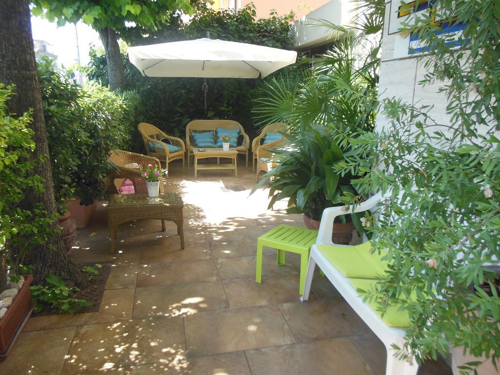 Hotel Edy Rimini Exterior foto